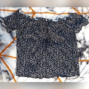 Shoulderless crop top